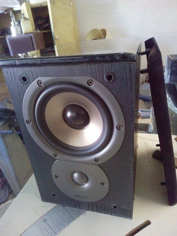 Polk Single Speaker Model TSi100 Black