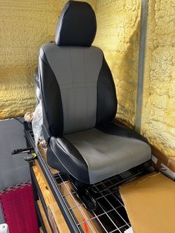 2019 Honda FIT seats
