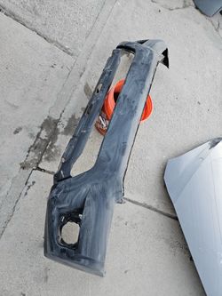 Toyota Tacoma front bumper Oem