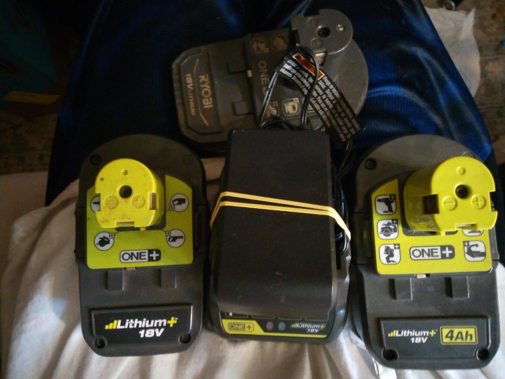 Ryobi 1+ Battery Charger & 3 Batteries