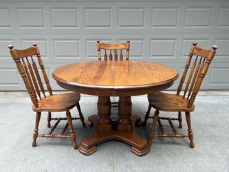 Solid Oak Richardson Brothers Dining Table Set – 4 Leaves, 3 Chairs (Excellent Condition)