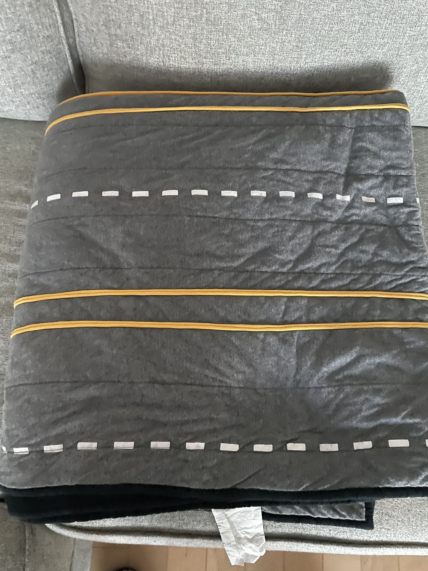 Pillowfort Full/Queen Street Road Blanket