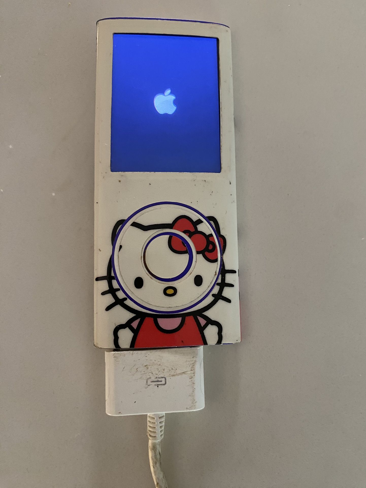 Apple iPod Nano 4th Generation Hello Kitty Wrap 8 GB (MB739LL) W