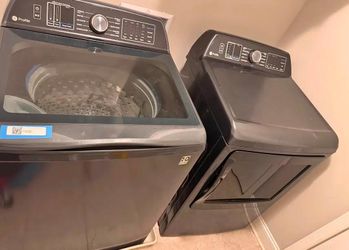 Washer and dryer set