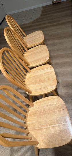 Dining chairs set of 4.