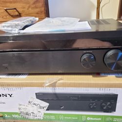 Sony 2 Channel Hi-resolution Reciever W/2 25w Bookshelf Speakers 