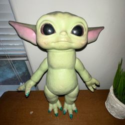 Mandalorian the child makes sounds 12” tall