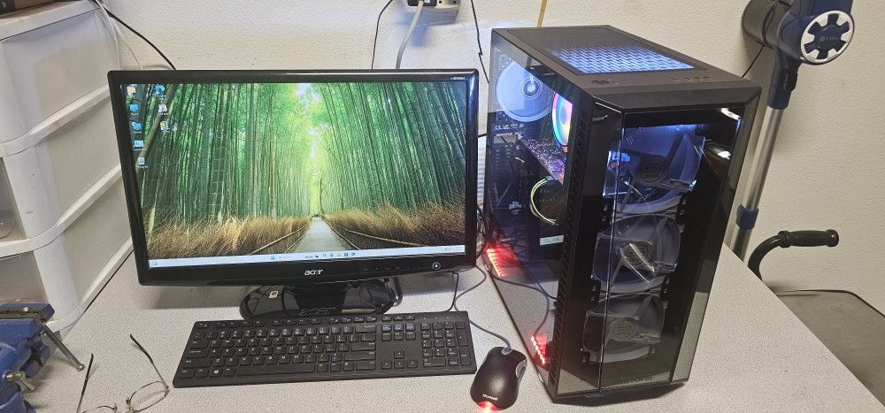 Gaming PC, Intel Xeon 14core/28thread CPU, win11 on Nvme,16GB ram, Amd Radeon RX 570 GPU,1TB storage