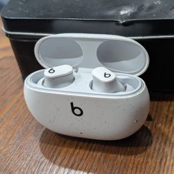 Beats Studio Buds 