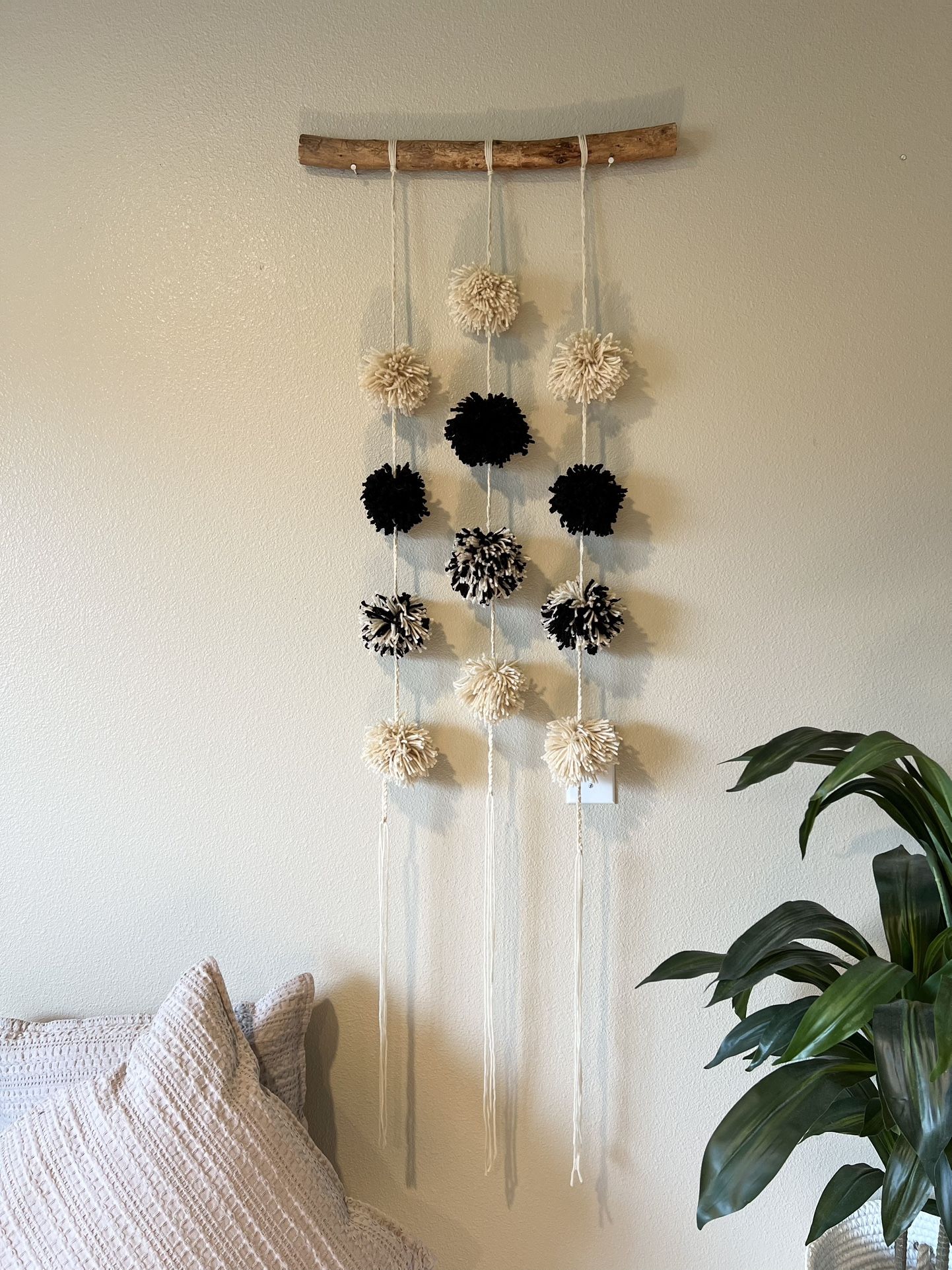 MINI | Bohemian pom-pom macrame wall hanging