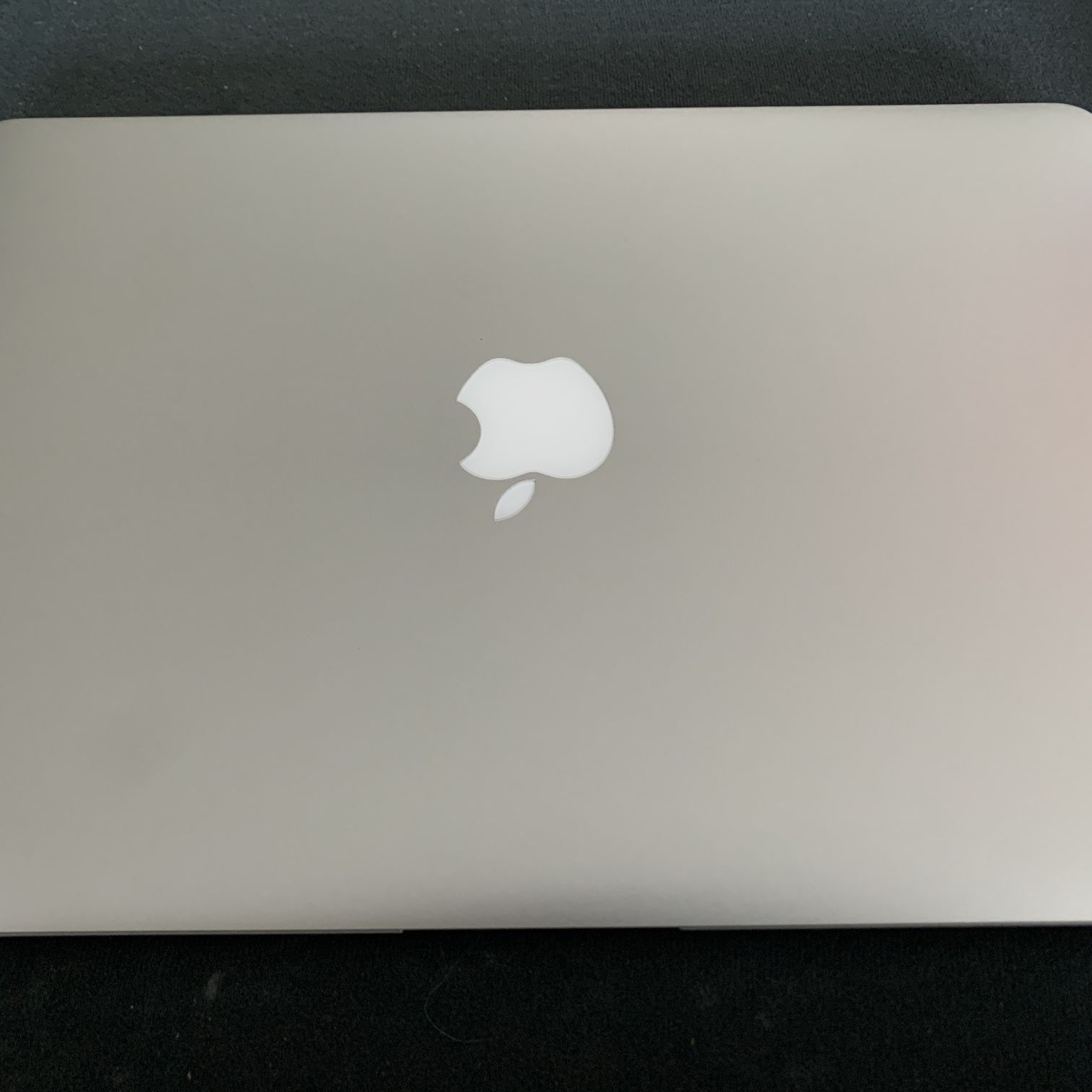 13” Apple MacBook Air Core i5 Turbo Boost Monterrey 10.17