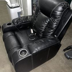 Reclinable Black Chair With Electric Controls Fully Operational.