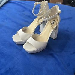 GBG White heels W/gold Chain 