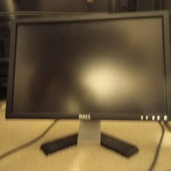 17 Inch Dell Computer Monitor Screen  $15