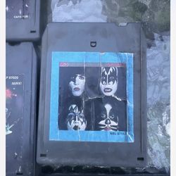 Kiss army never dies