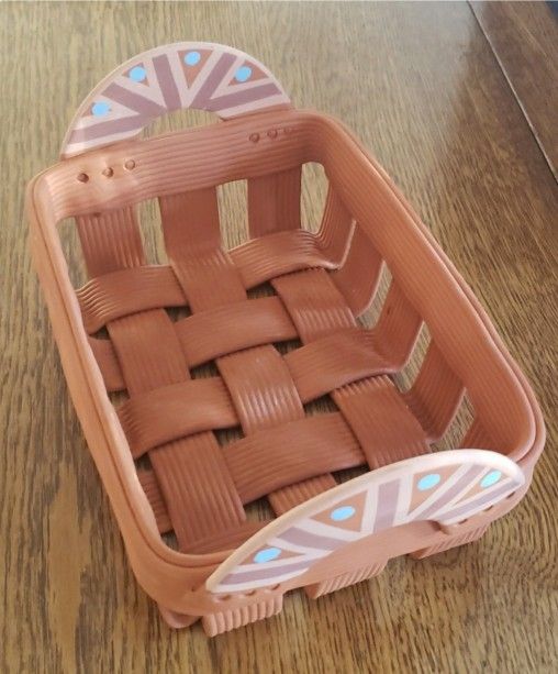 Ceramic Woven Chip Basket with decorative painted side handles