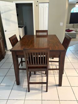 Dinner table 4 chairs