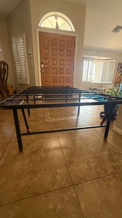 Amazon Basics Foldable Metal Platform Bed Frame