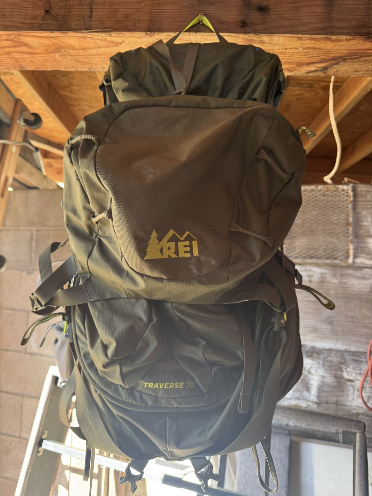 Backpacking Set Up  REI Traverse 70 Backpack with Accessories 