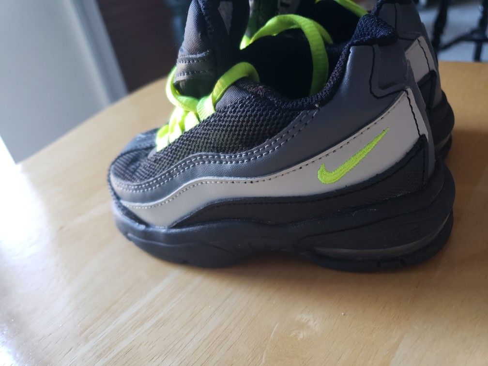 Kids Nike Air Max Size 6c