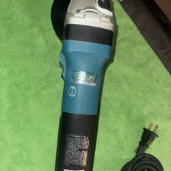 Makita New Model 5 Inch Grinder