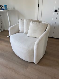 Swivel Bouclee chair