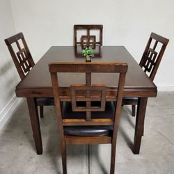 Table & 4 Chairs (Great Condition)