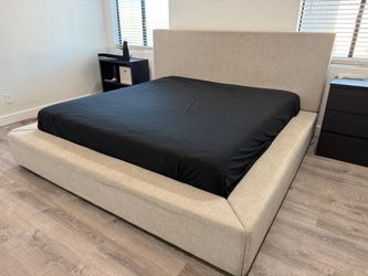 King Upholstery Bed Set