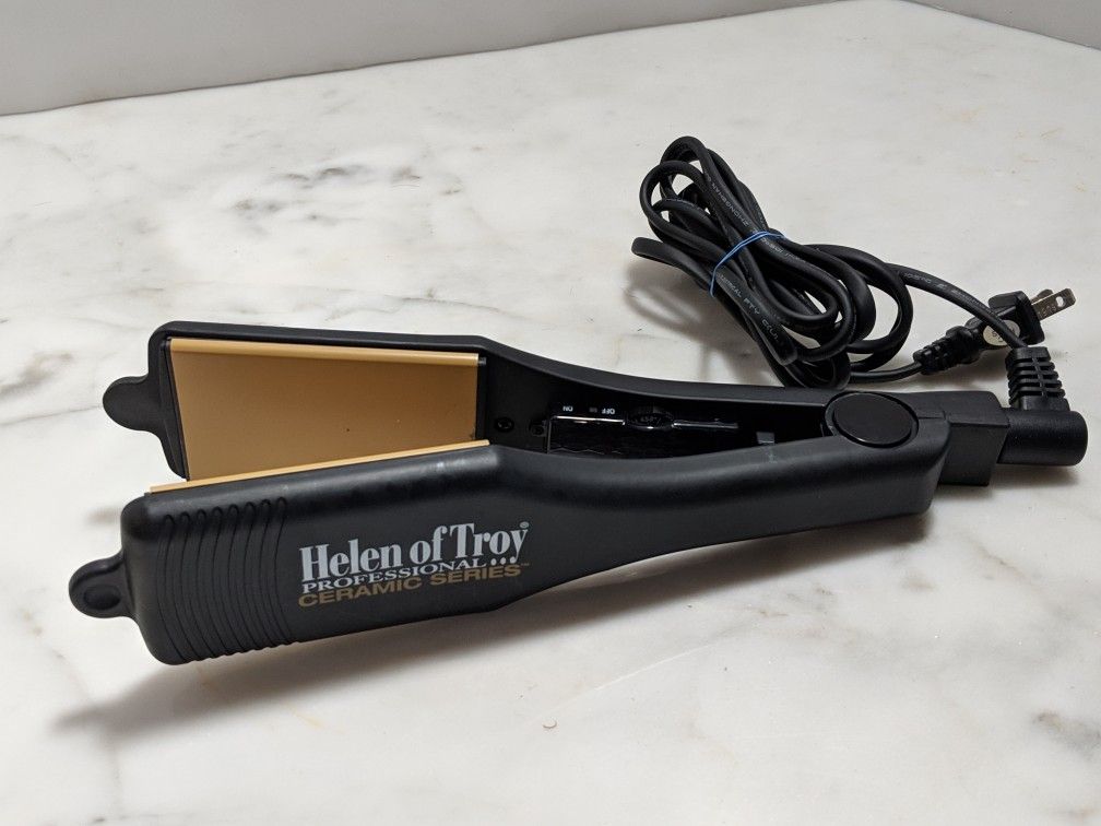 Helen of Troy Professional Ceramic Series Flat Iron Hair Straightener