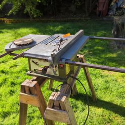 Makita Portable Table Saw