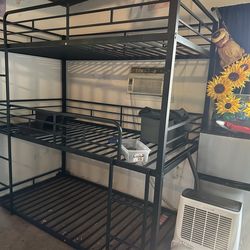 Cama de Nińos de tres metal