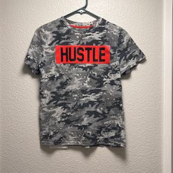 Hustle T-shirt Camo And Red Size 10-12