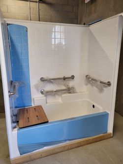 Ada shower tub