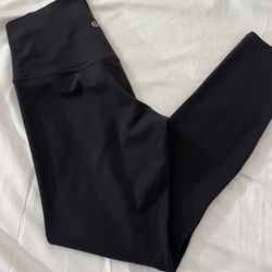 Lululemon Women’s Black Active Leggings Size 6