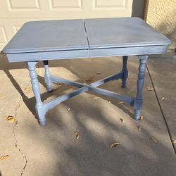Hard Wood Table ( Good Condition)