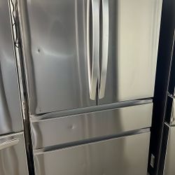 OPEN BOX LG FOUR DOOR REFRIGERATOR STAINLESS STEEL WITH INTERNAL WATER/ICE 