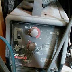 Lincoln welder, needs handle,wcable,bound up