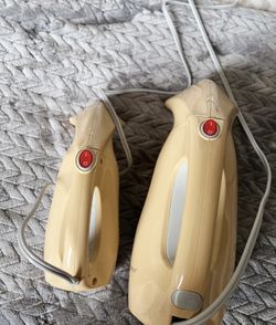 2 Joy Steamer Deluxe &Go Mini. Can Be Sold Separately. Excellent Condition. Like New