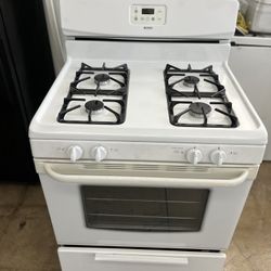 KENMORE FOUR BURNERS GAS STOVE 
