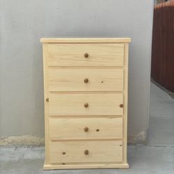 Solid Wood 5-Dr Chest / Dresser