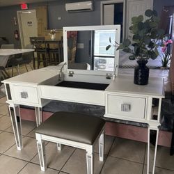 Brand New White Vanity With Fold Away Mirror And Stool‼️