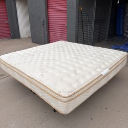 Saatva Classic Mattress – King | Luxury Firm | Like New