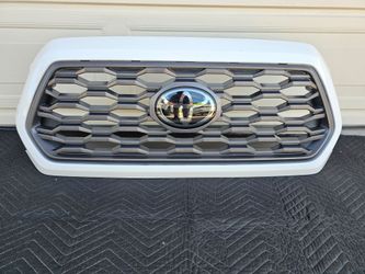 Toyota Tacoma OEM Grille Assembly