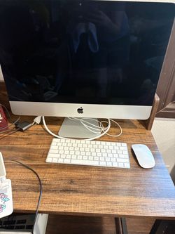 Apple iMac Desktop with Keyboard and Mouse