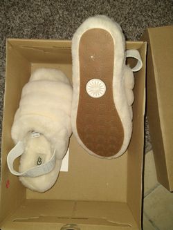 Size 7 Ugg Slippers