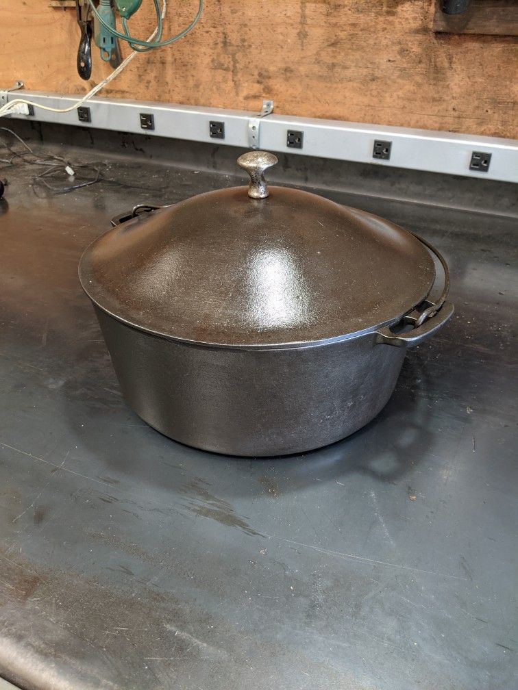 No 9 Wagner Ware Sidney Round Roaster Dutch Oven for Sale in Concord, CA -  OfferUp