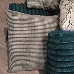 Decorative Pillow Set