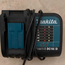 Makita 18v  4.0Ah Charger With 2 Batteries