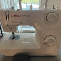 SINGER 8280 Prelude Sewing Machine-8 Built In Stitches- Free Arm, Zig Zag With pedal
