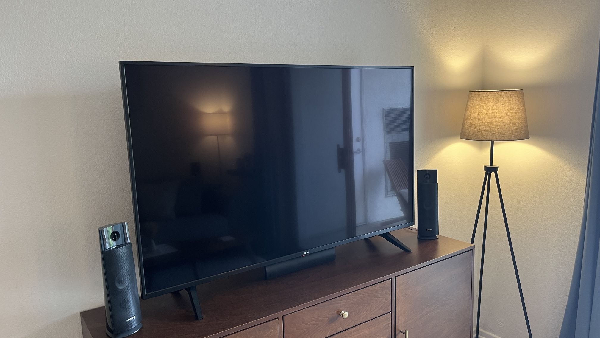 PENDING: TV 55’ (LG, Smart)